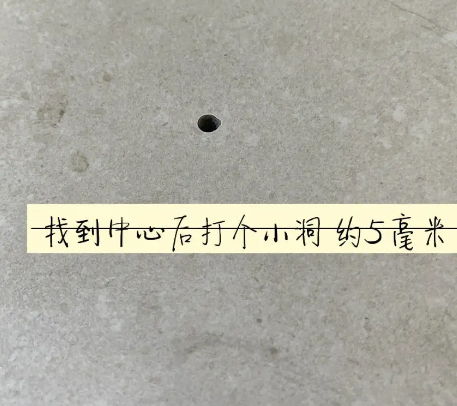 桦川瓷砖空鼓维修公司专业解答在瓷砖铺贴过程中，如果砂料搅拌不均匀，将会带来以下问题